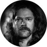 Ville Pirinen on tamperelainen sarjakuvataiteilija ja muusikko. Hänen sarjakuviaan on julkaistu tasaisesti 1990-luvun alusta lähtien, ja tähän mennessä julkaistuja sarjakuvakirjoja löytyy reilut parikymmentä. Aloitti juuri työt Pirkanmaan ensimmäisenä sarjakuvataiteen läänintaiteilijana.
